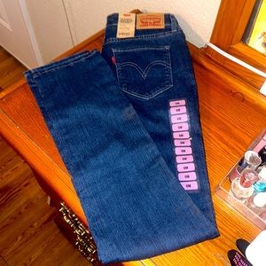 W28 L30 WOMENS LEVI STRAUSS CLASSIC MID RISE “LEVIS SCULPT HYPERSTRETCH”